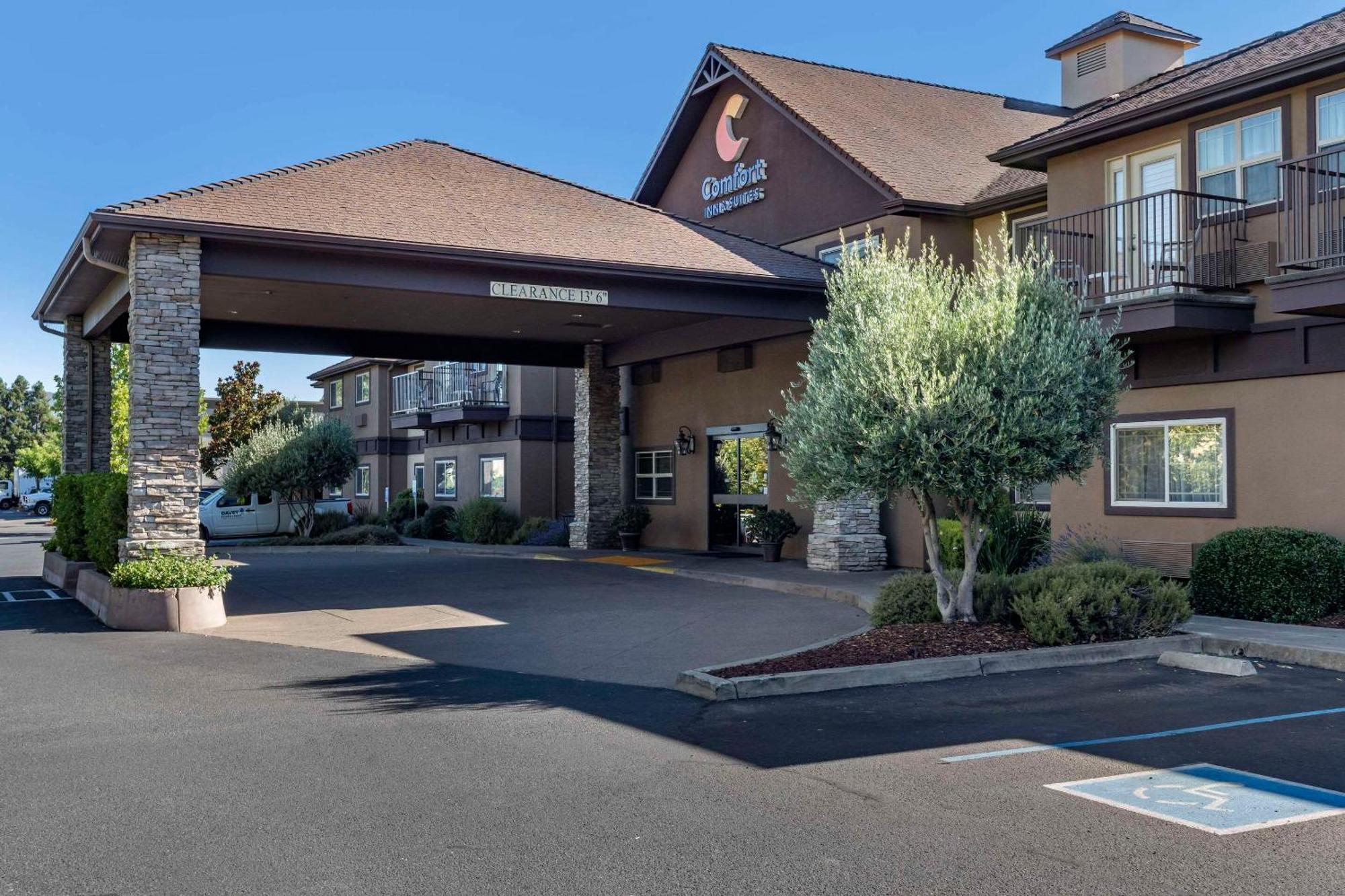 Comfort Inn & Suites Ukiah Mendocino County Ngoại thất bức ảnh